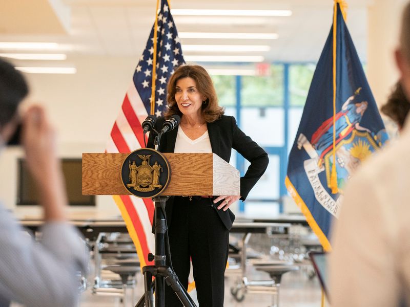 Business community presses Hochul to move quickly on congestion pricing