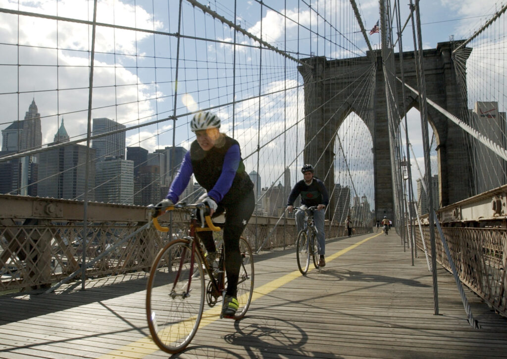 De Blasio administration opens Brooklyn Bridge protected bike lane