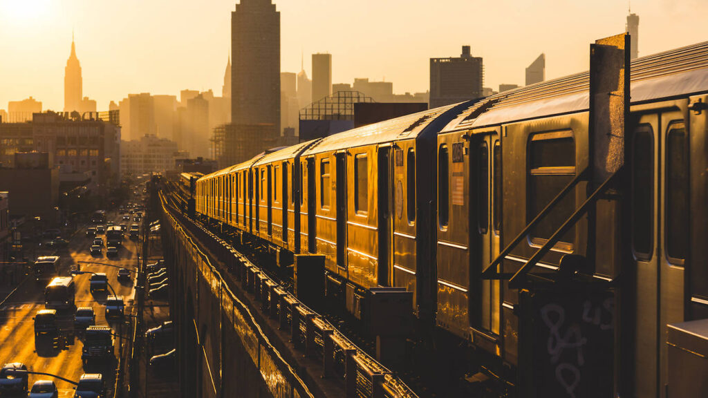 Brooklyn and Queens may be linked by a new train line