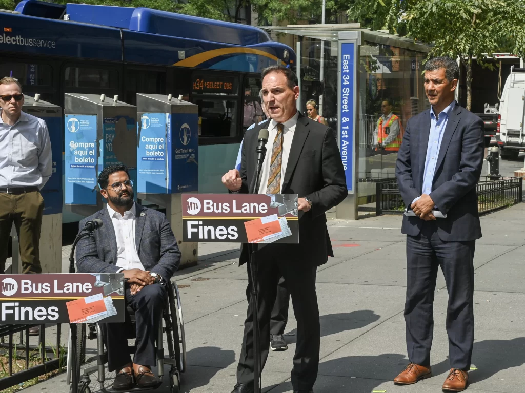 MTA to Start Issuing Violations on Aug. 19 for Blocking Bus Stops and Double Parking